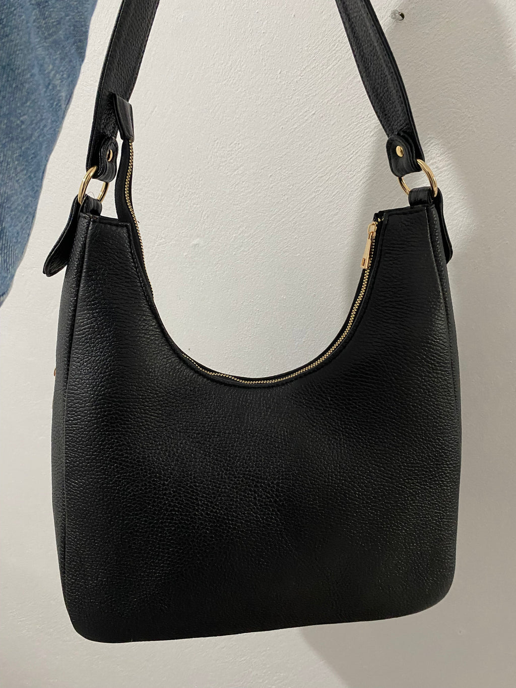 Bolsa Hobo Noir colgada vista trasera completa